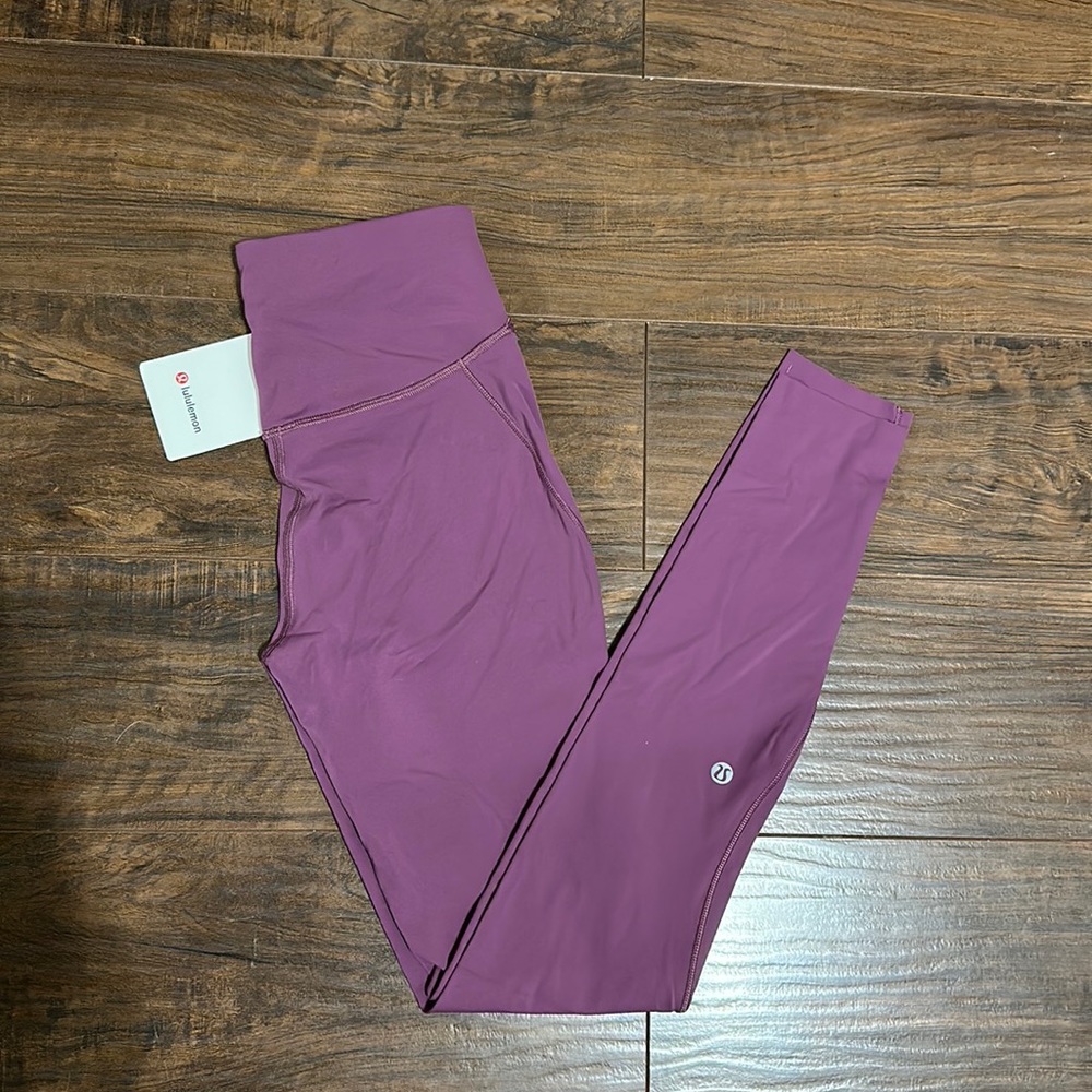 NWT Women’s Lululemon Base Pace Tight 28” Leggings!